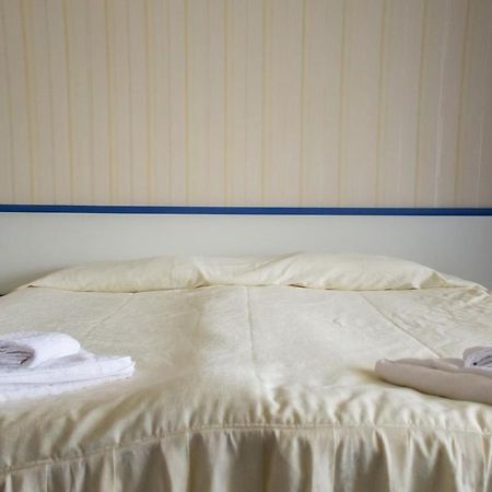 Hotel Marina Kiten  Eksteriør billede