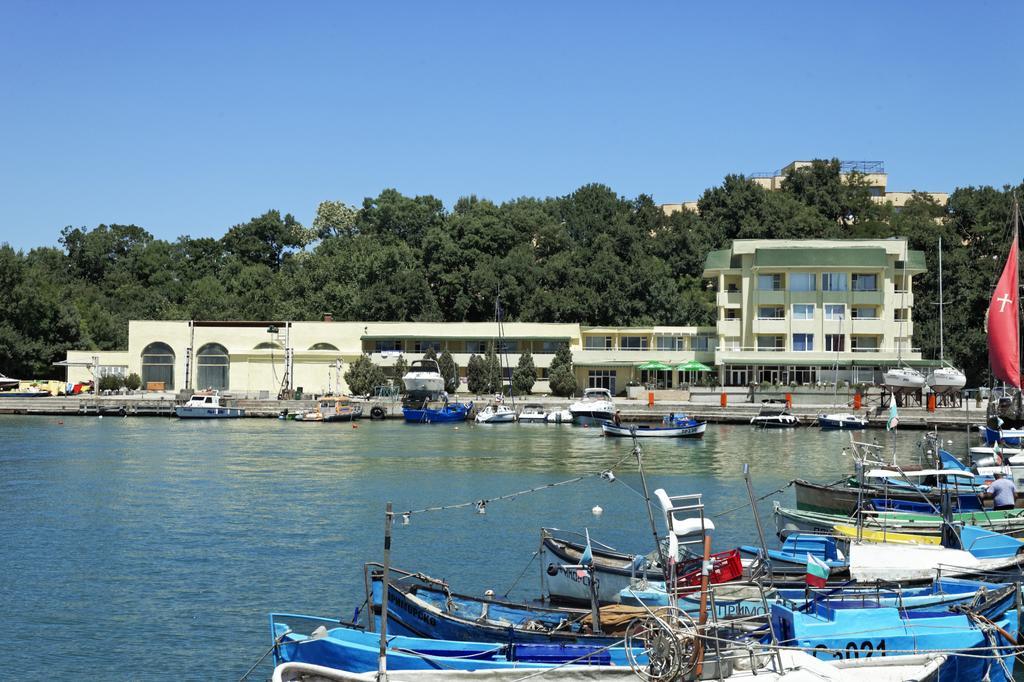 Hotel Marina Kiten  Eksteriør billede