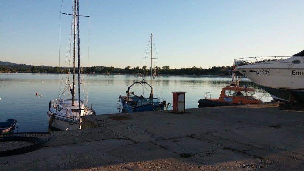 Hotel Marina Kiten  Eksteriør billede