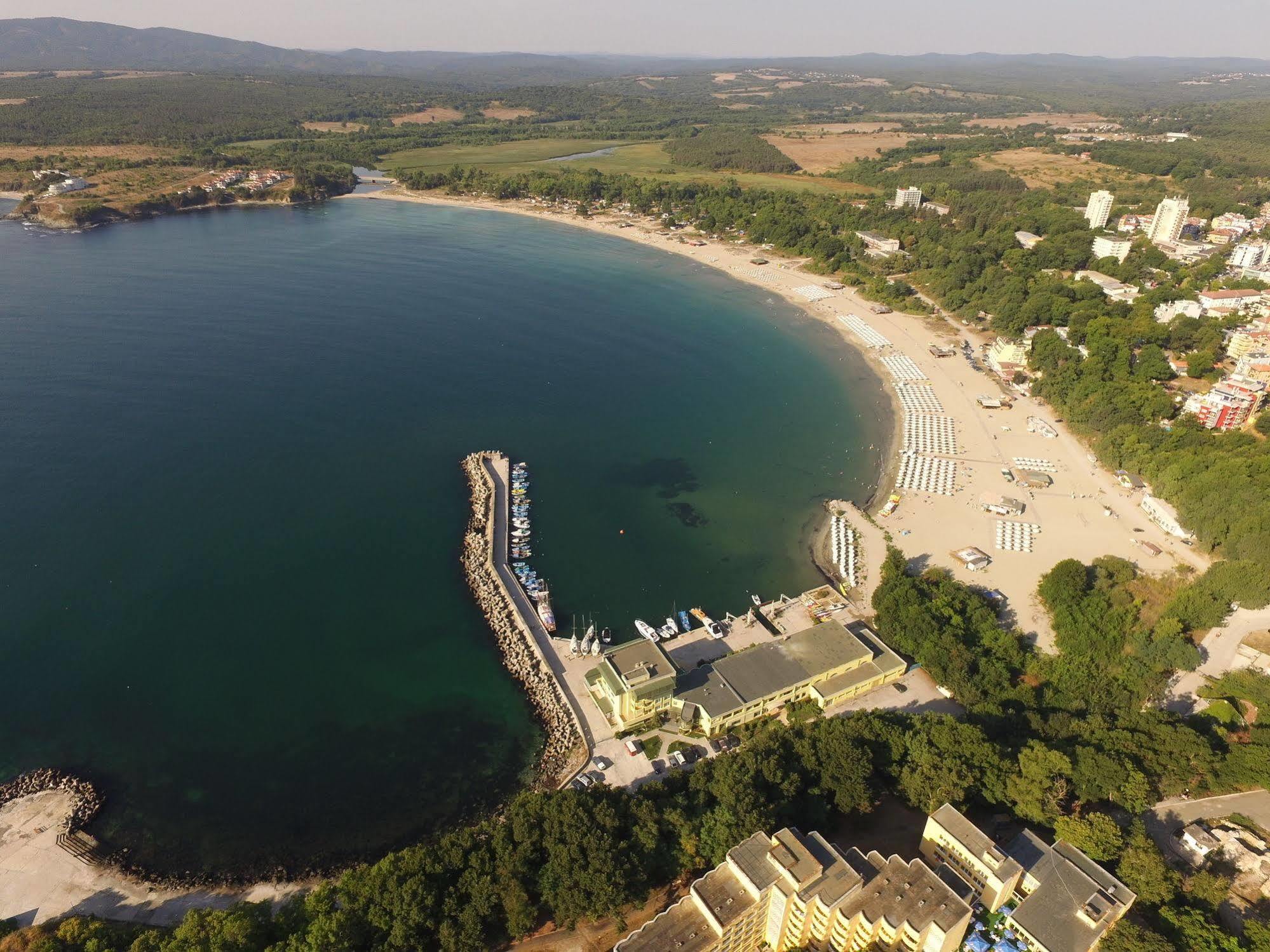 Hotel Marina Kiten  Eksteriør billede